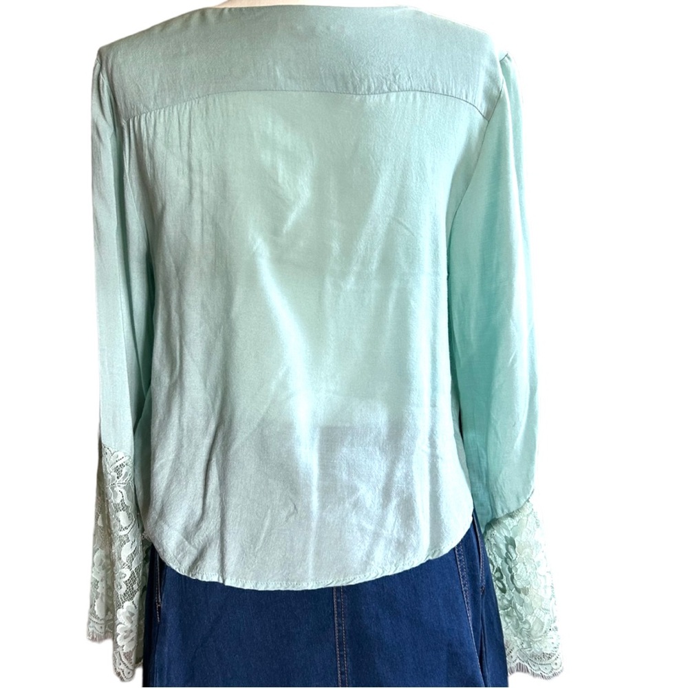 Chelsea & Violet Faux Wrap V-neck Top-Lace Bell Sleeves -Size Medium- Mint Green - Picture 2 of 10